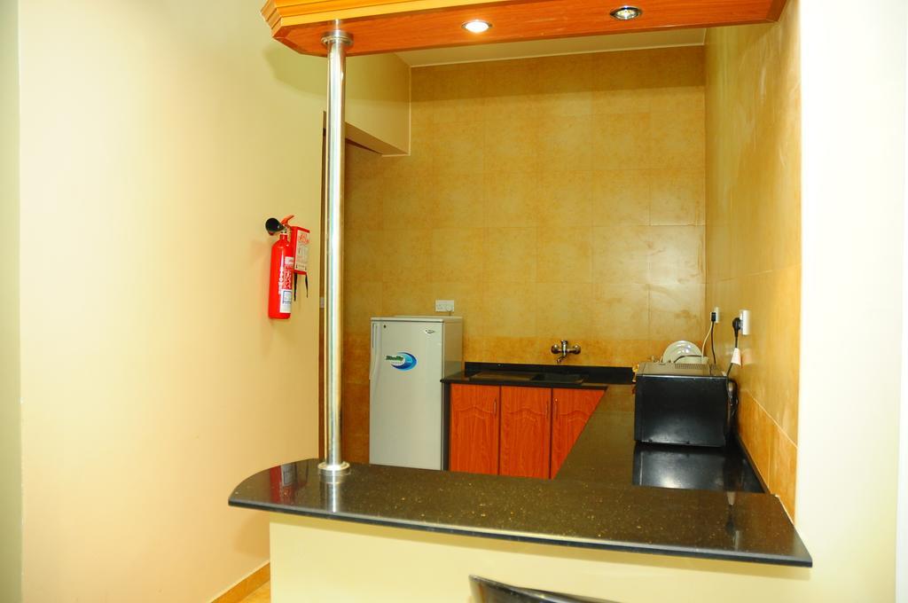 Al Faisal Hotel Suites Sur Ruang foto