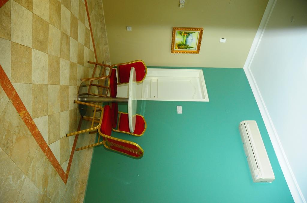 Al Faisal Hotel Suites Sur Ruang foto