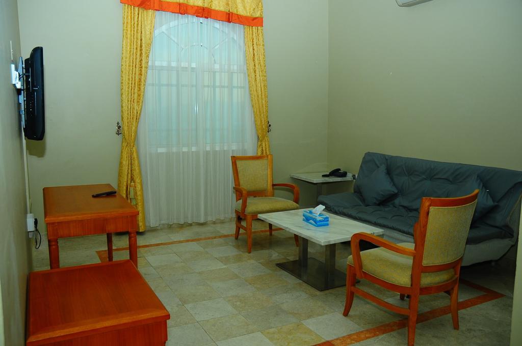 Al Faisal Hotel Suites Sur Ruang foto