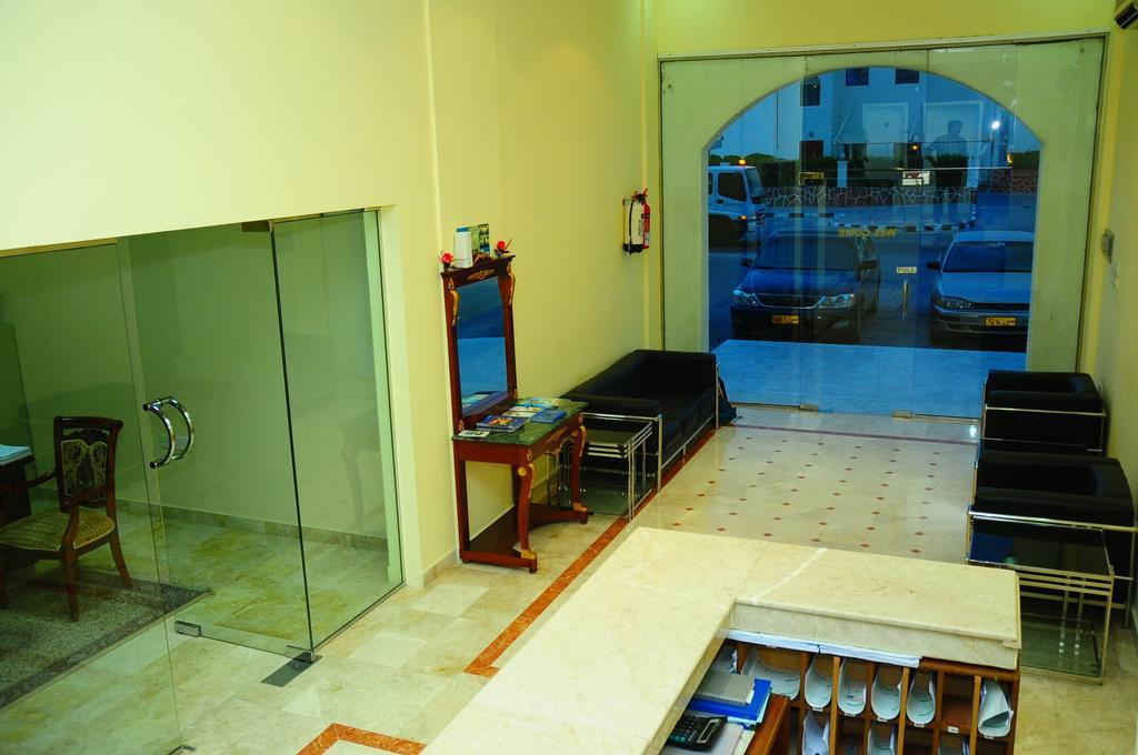 Al Faisal Hotel Suites Sur Bagian luar foto