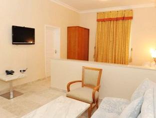 Al Faisal Hotel Suites Sur Bagian luar foto