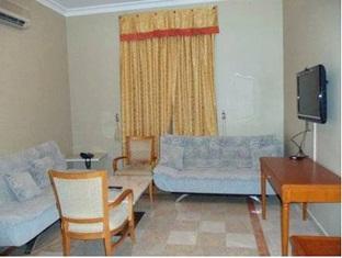 Al Faisal Hotel Suites Sur Bagian luar foto